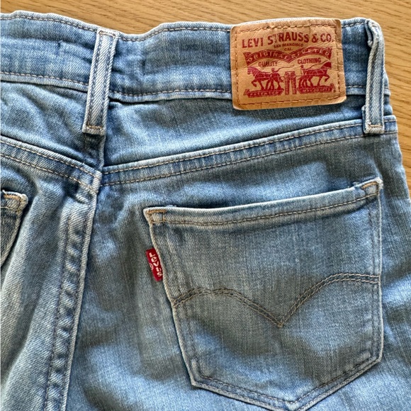 Levi’s 711 Skinny Jeans - Picture 6 of 7
